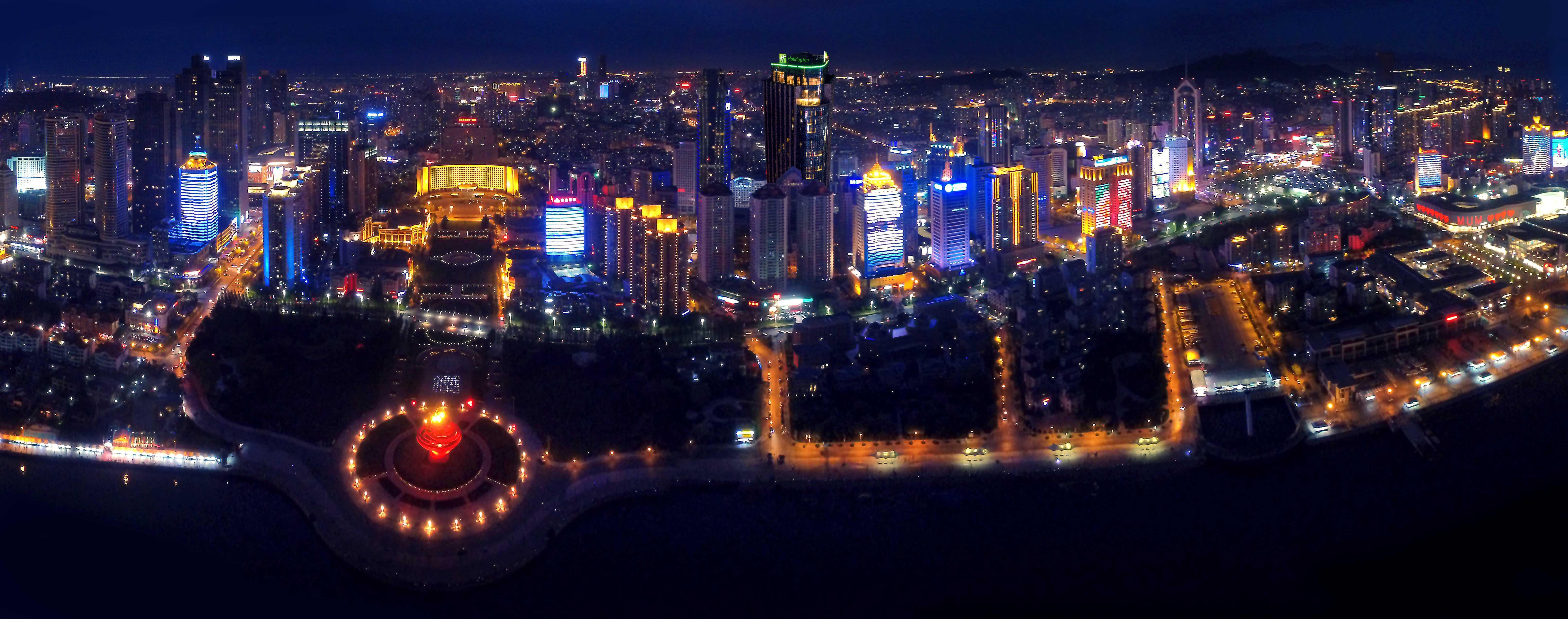 Holiday Inn Qingdao City Center By Ihg - May 4Th Square Bagian luar foto