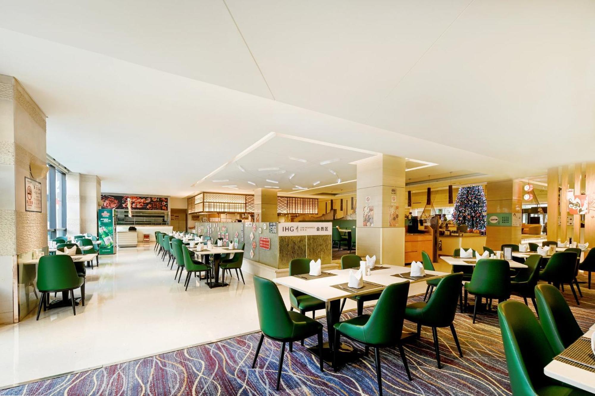 Holiday Inn Qingdao City Center By Ihg - May 4Th Square Bagian luar foto