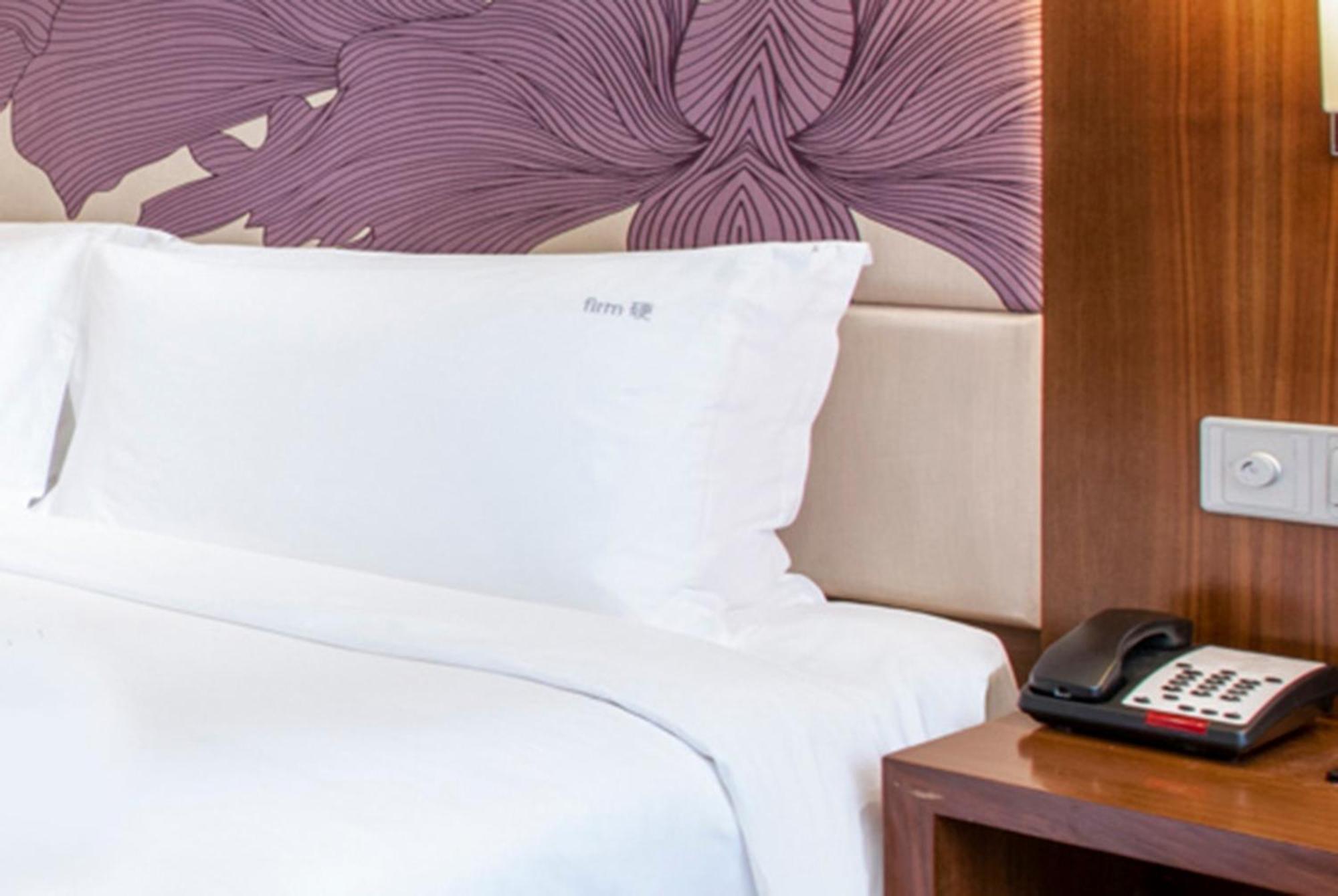 Holiday Inn Qingdao City Center By Ihg - May 4Th Square Bagian luar foto