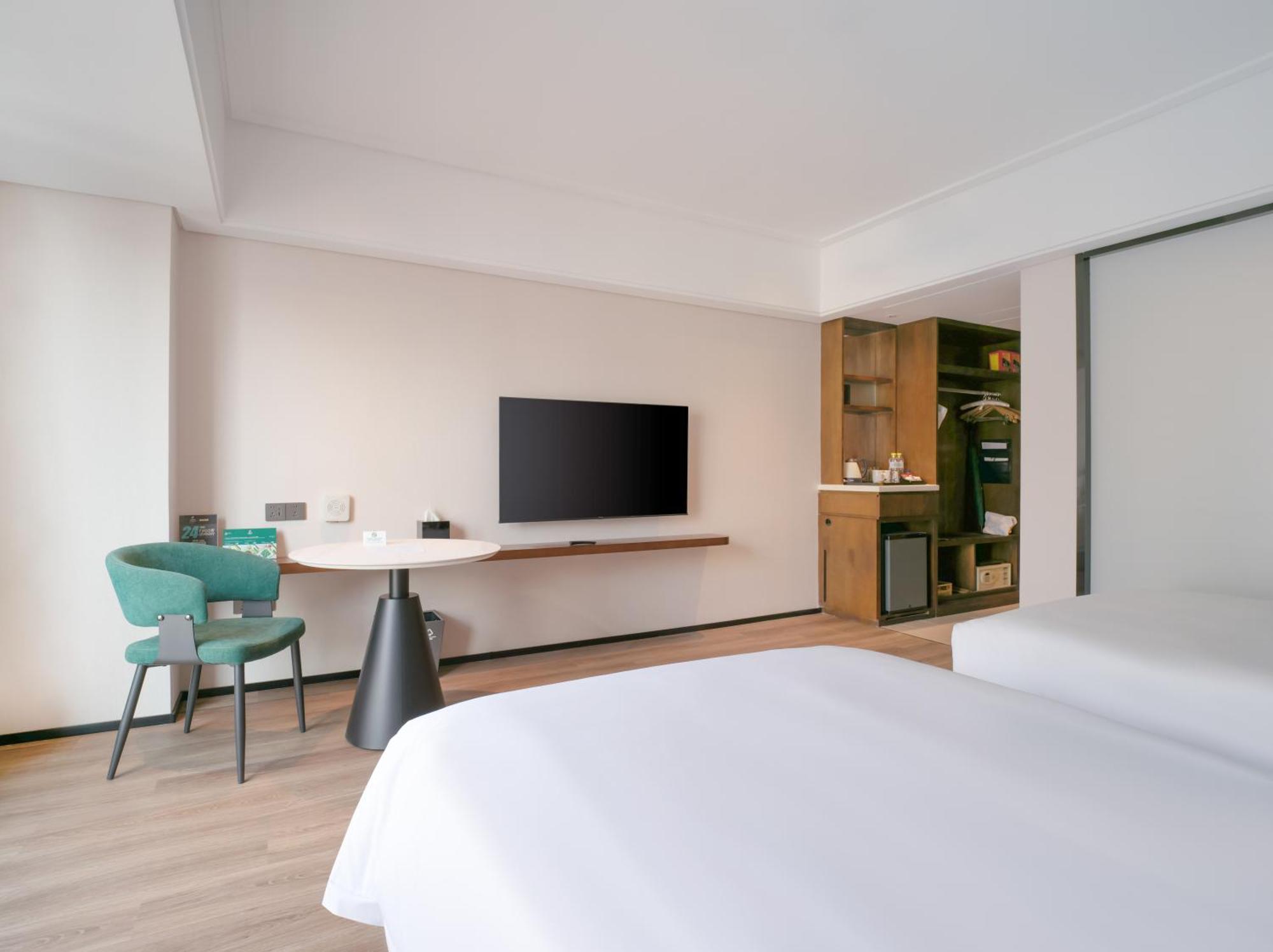 Holiday Inn Qingdao City Center By Ihg - May 4Th Square Bagian luar foto
