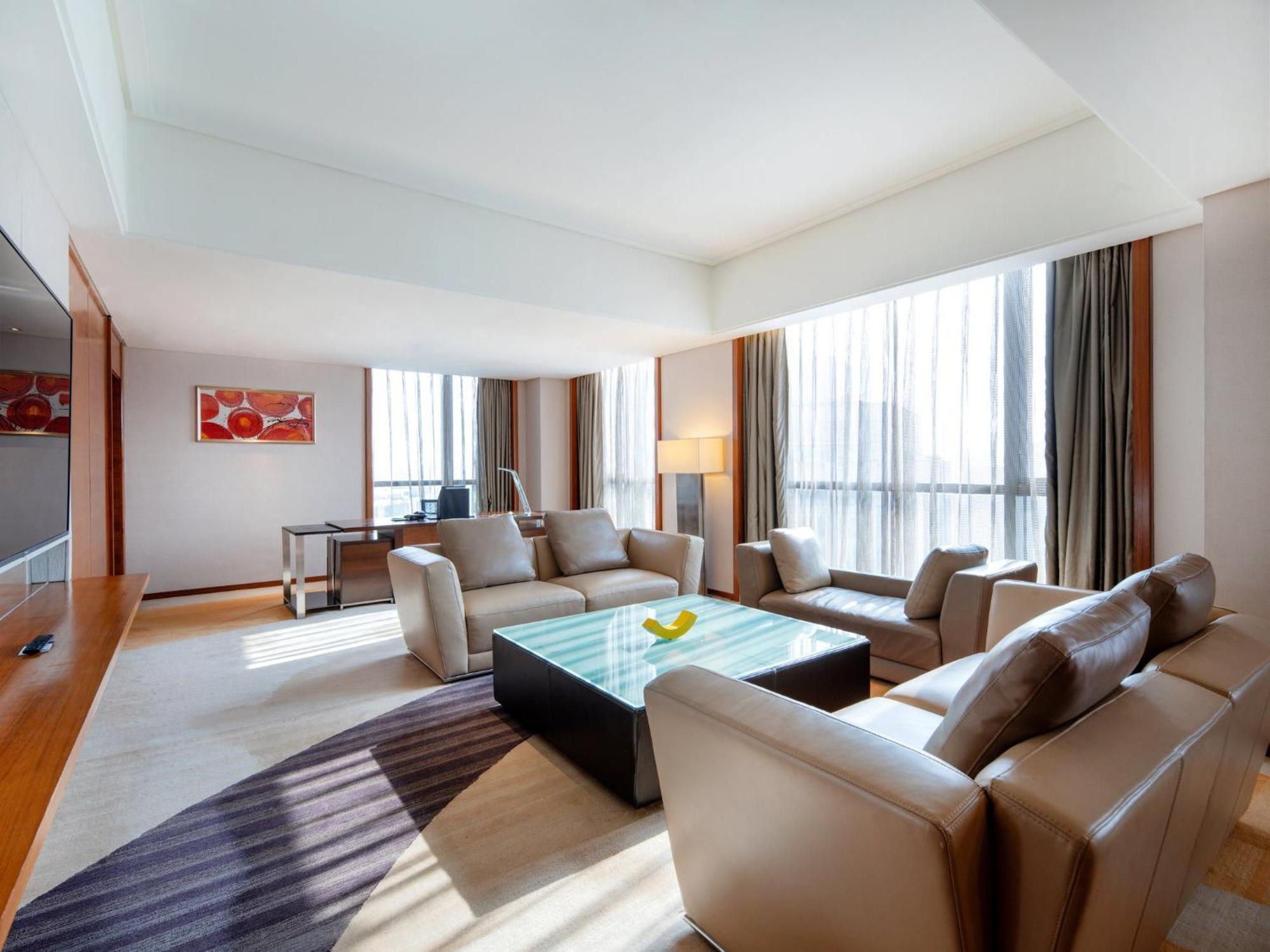 Holiday Inn Qingdao City Center By Ihg - May 4Th Square Bagian luar foto
